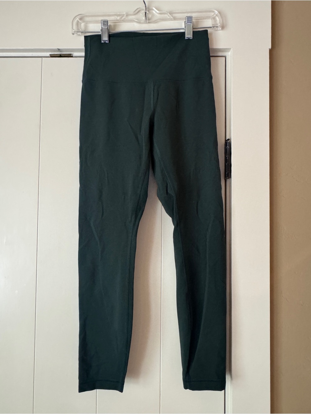 Lululemon size 6 leggings
